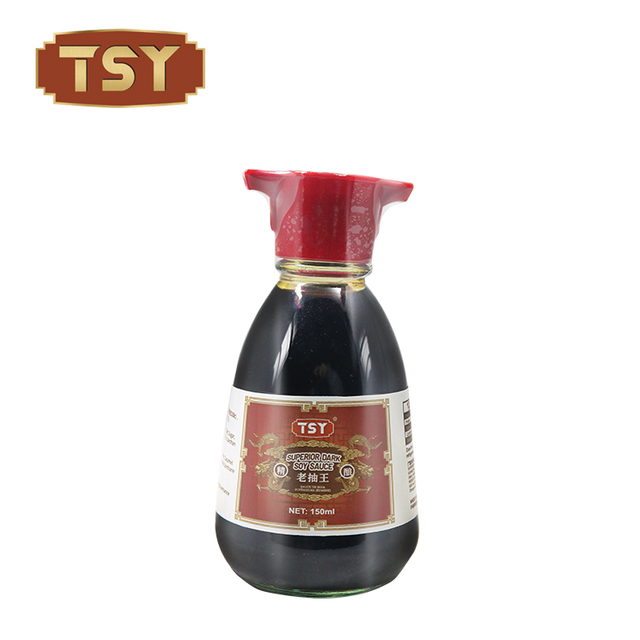 200 ml gotowania ciemnego sosu sojowego na duszony brzuch wieprzowy